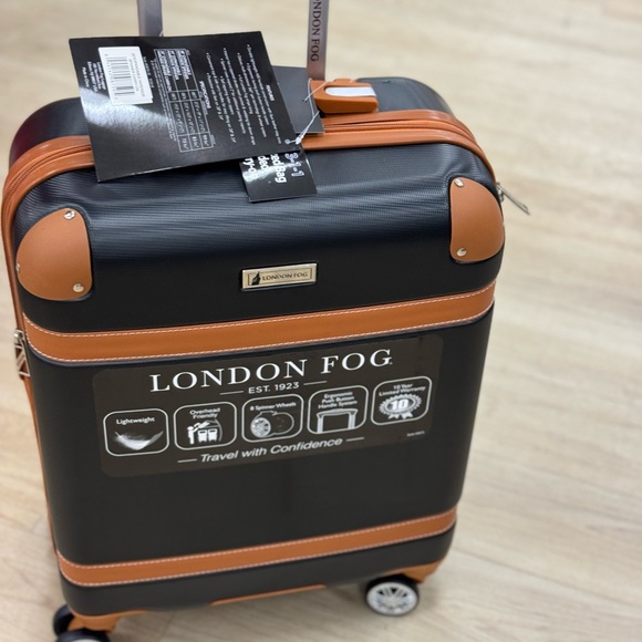 London fog luggage carry on 20” expandable hardside spinner - Picture 7 of 7